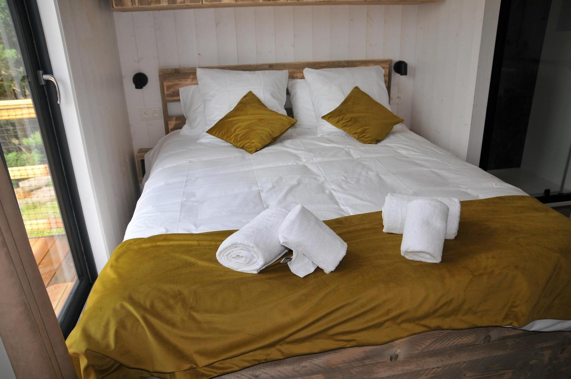 Lodges Arverne Vic-le-Comte Esterno foto